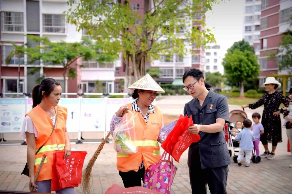 打擊治理電信網絡詐騙犯罪,防範非法集資等系列普法宣傳,近日,臨滄市