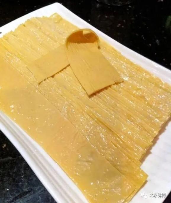 京味小吃丨老豆皮儿和炸卷儿