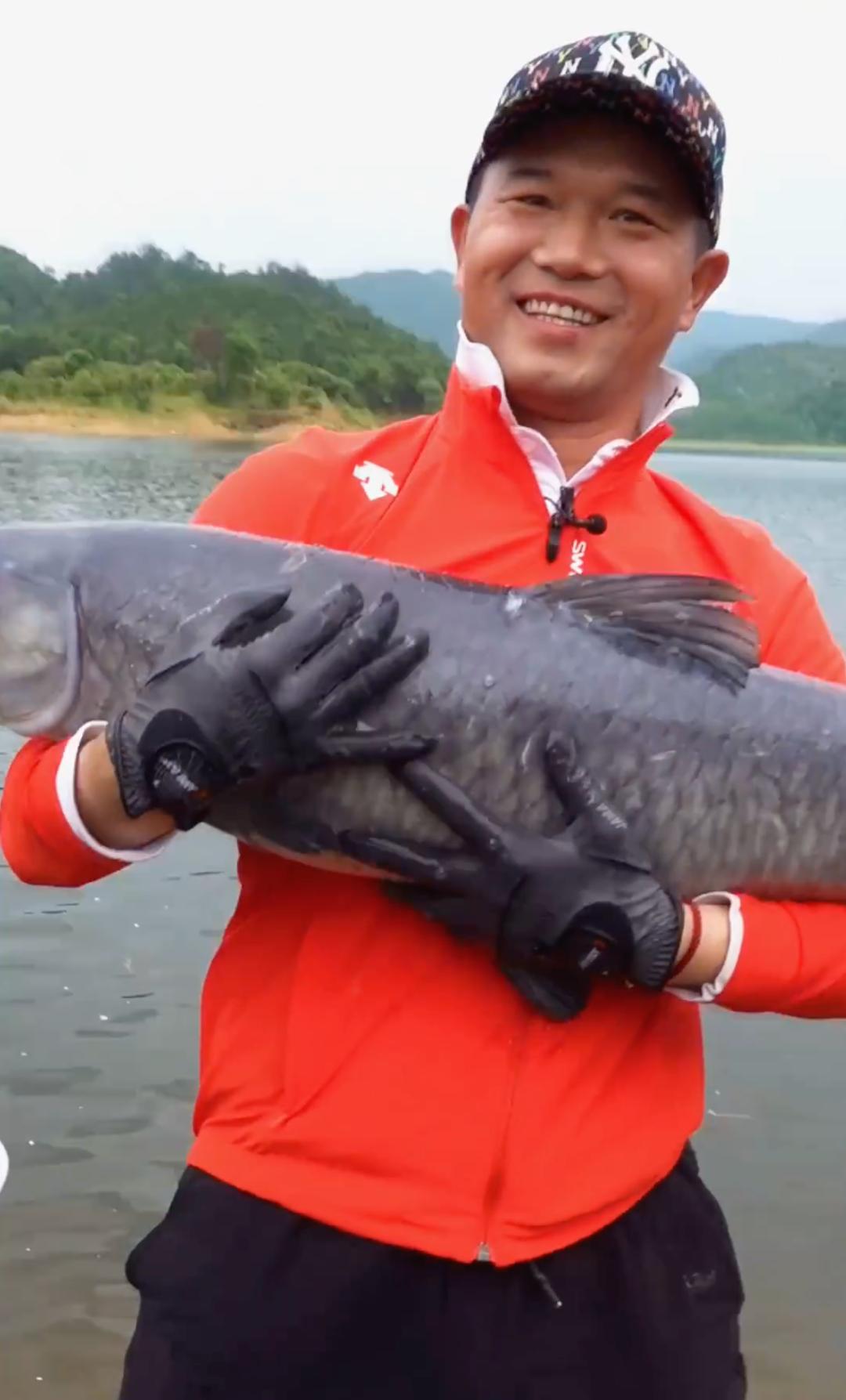 看别人钓鱼为什么这么开心