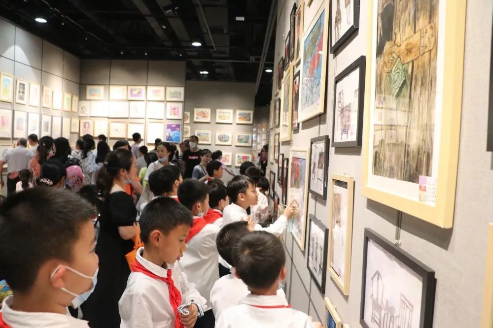 童心向党系列活动童心向党吉安市第三届中小学生书画展开幕