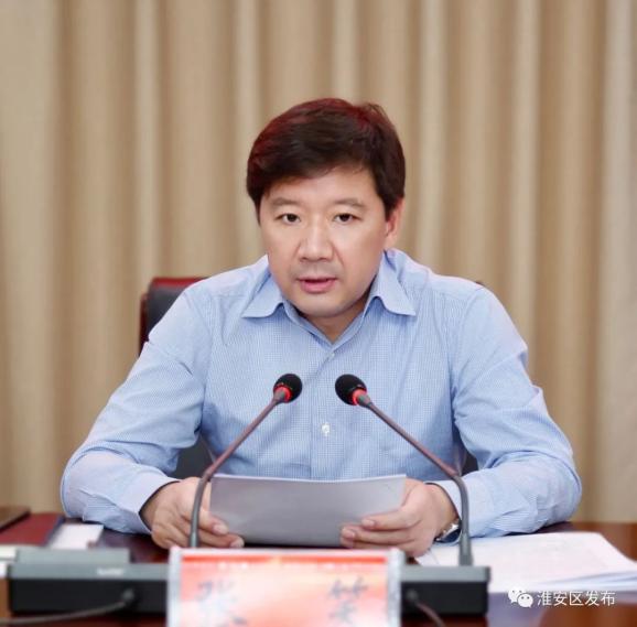 在随后召开的高考准备工作汇报会上,张笑听取了相关