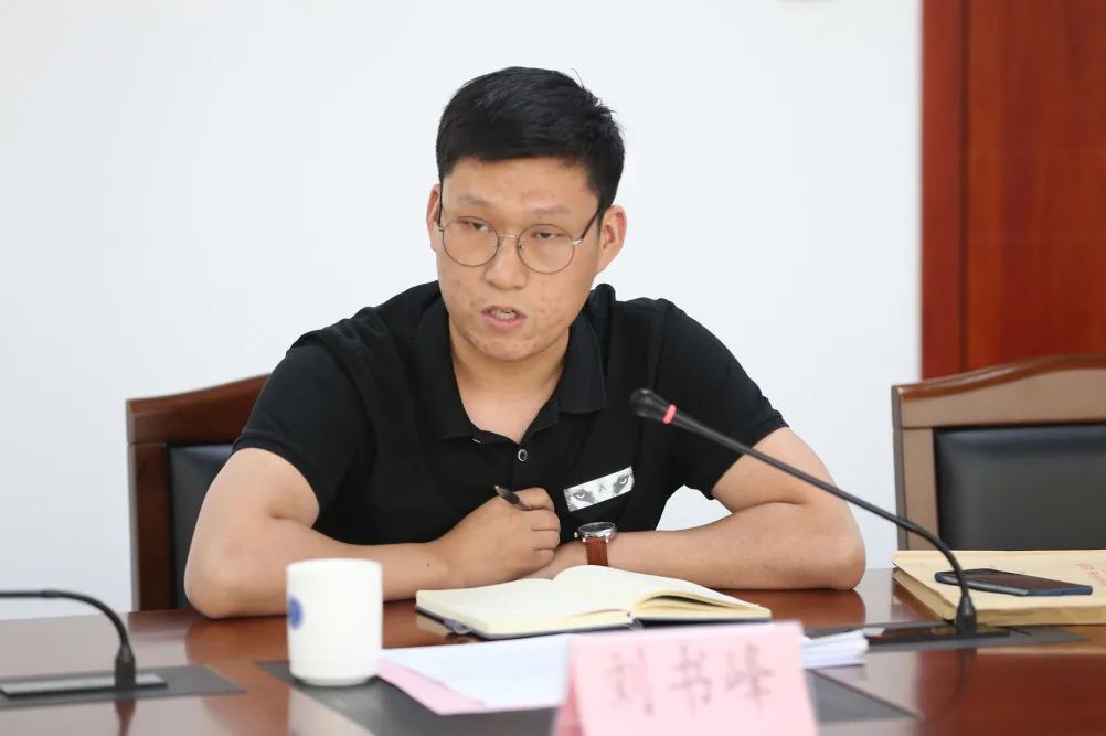 市政务办来我院座谈交流营商环境评估工作