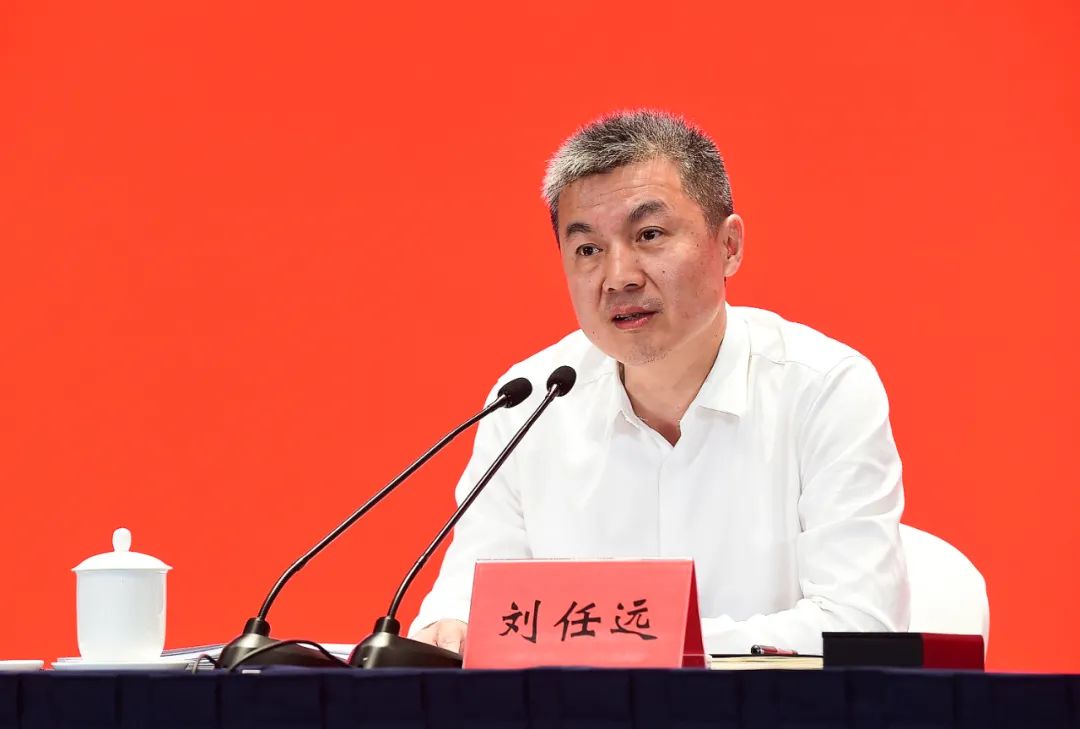 天投农业公司进行了交流发言,刘荣华就新区"三农"工作作了总结部署