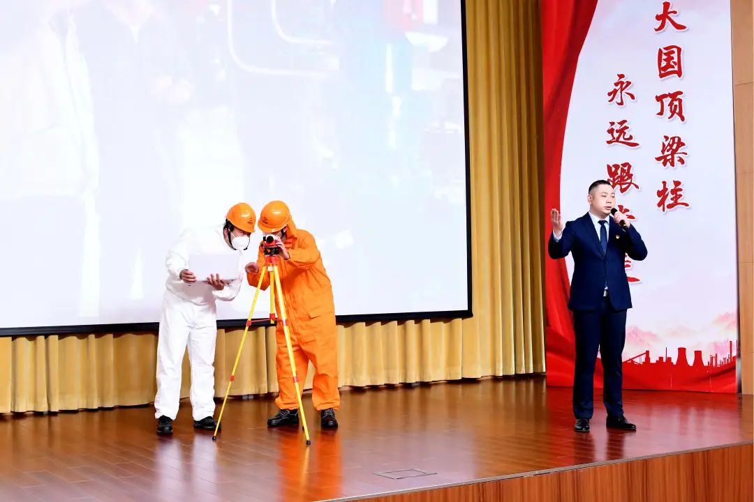 讲述内容:全国劳模范小兵爱岗敬业,默默耕耘,从稚嫩的学徒到复合型