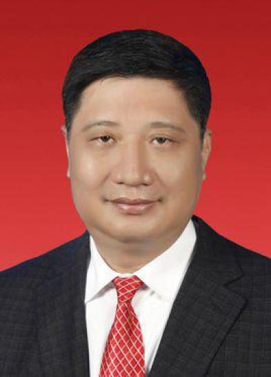 钟旭辉任龙南市代市长