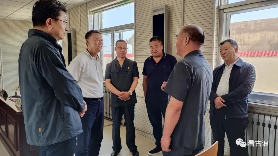 6月5日,中央第十五督导组甘肃小组扫黑除恶督导专员林鲁波带领中央第