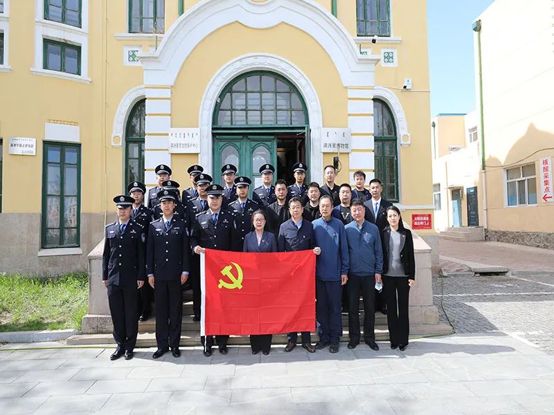 胸怀大局,负爱前行的军转民警赵