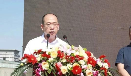市委原常委,警备区原司令王春杰,东华软件股份公司董事长薛向东,崂山