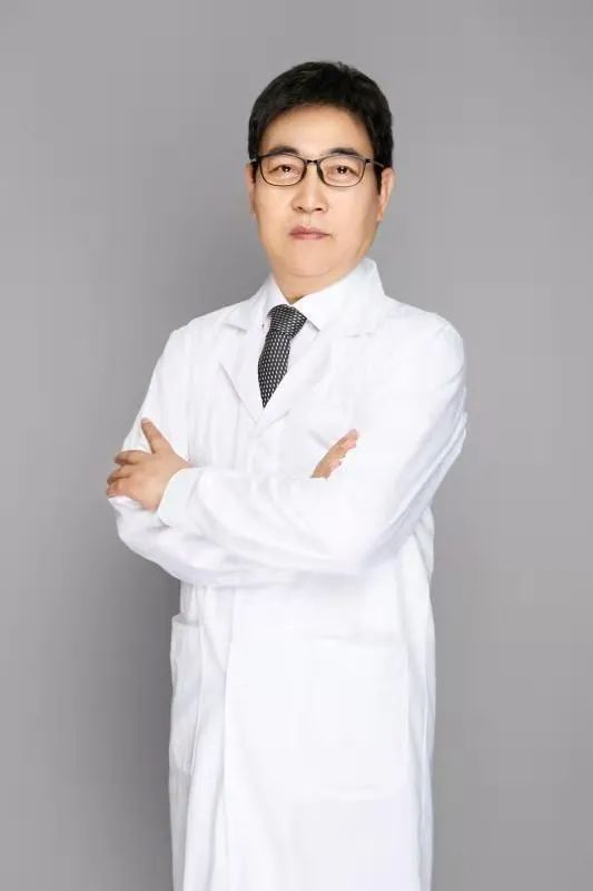 市级专家在金山--皮肤性病科 顾军