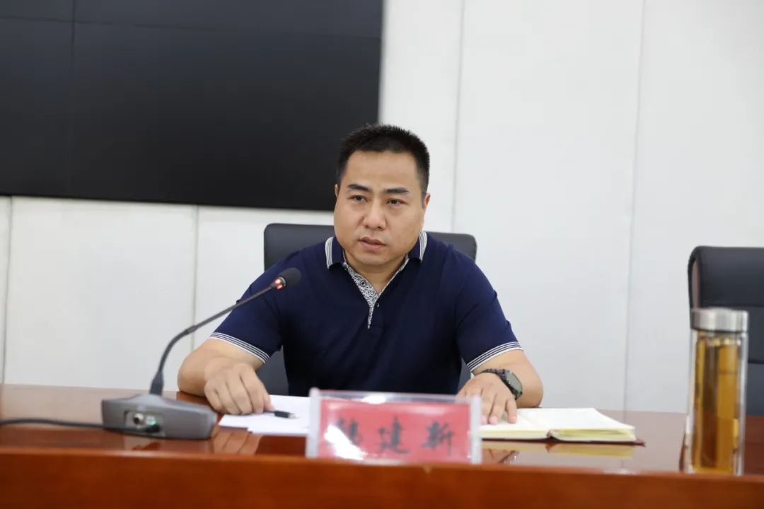 中院审管办主任韩建新对全市法院截至5月份的审判质效情况进行了