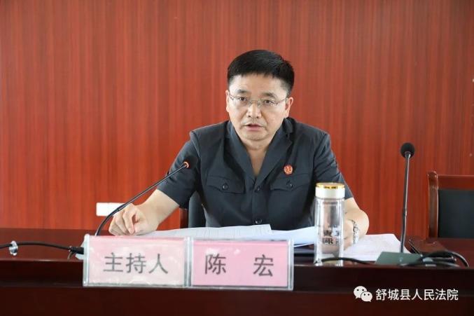 陈宏通报了近期我院155件重点案件在中院组织的交叉评查活动中的反馈
