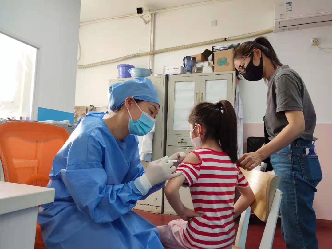 打疫苗的小盆友最佳着装大赛来参加吗