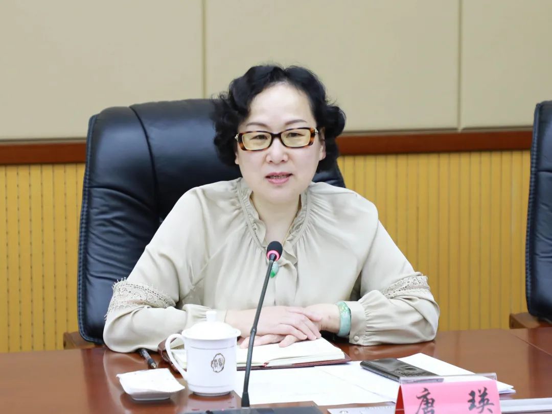 唐瑛主任主持协商会.