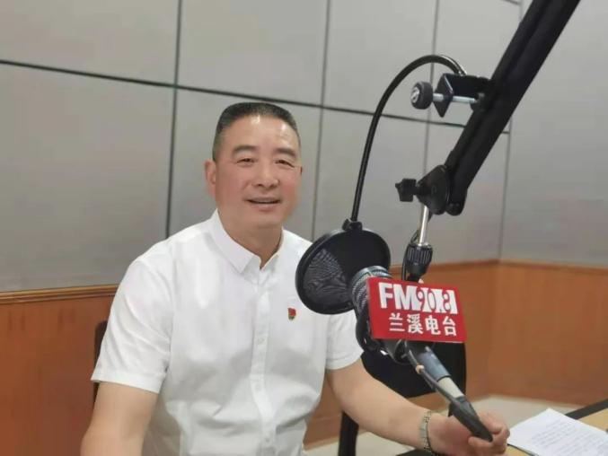 纪小兰清风诵读致敬清廉浙江万舟控股集团有限公司党委书记徐建忠诵读