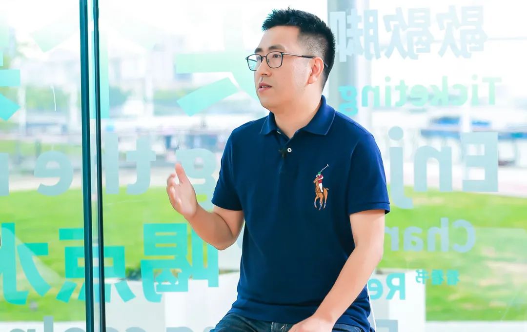 上海市龙华烈士陵园的陈玉琳,徐汇区高安路第一小学的马骥分别通过