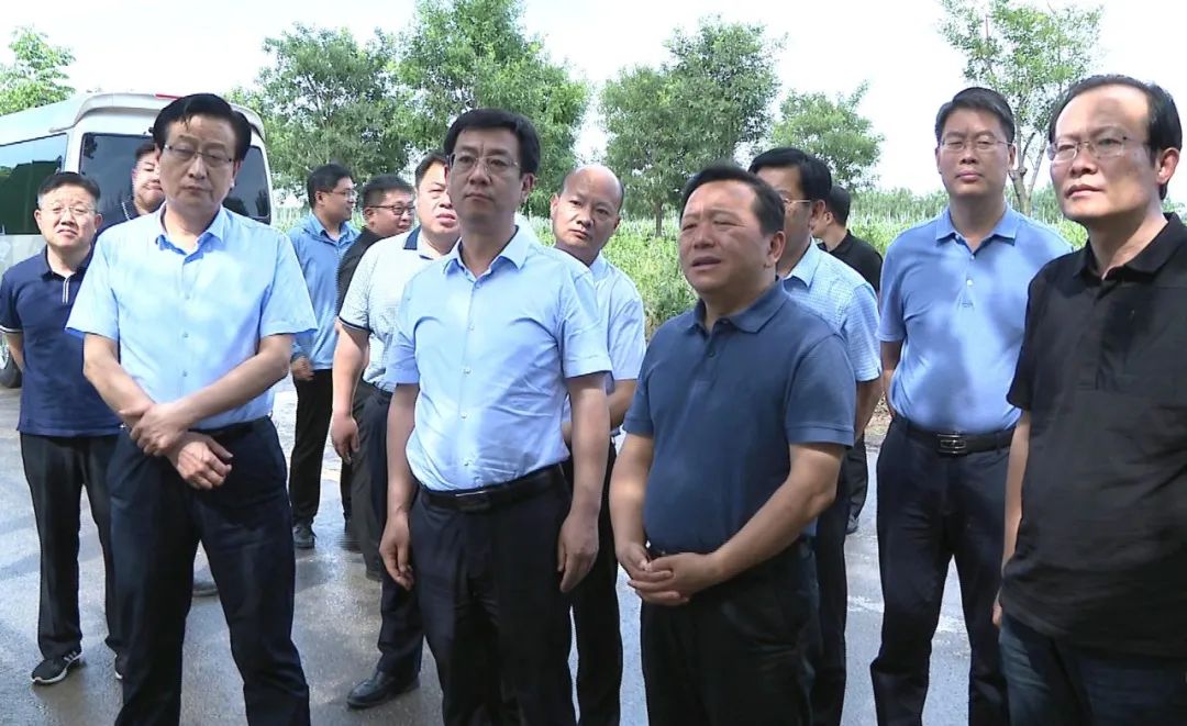 徐大勇先后到鹿楼镇冯集新村,龙固镇焦刘新村,安国镇汪堂新村二期