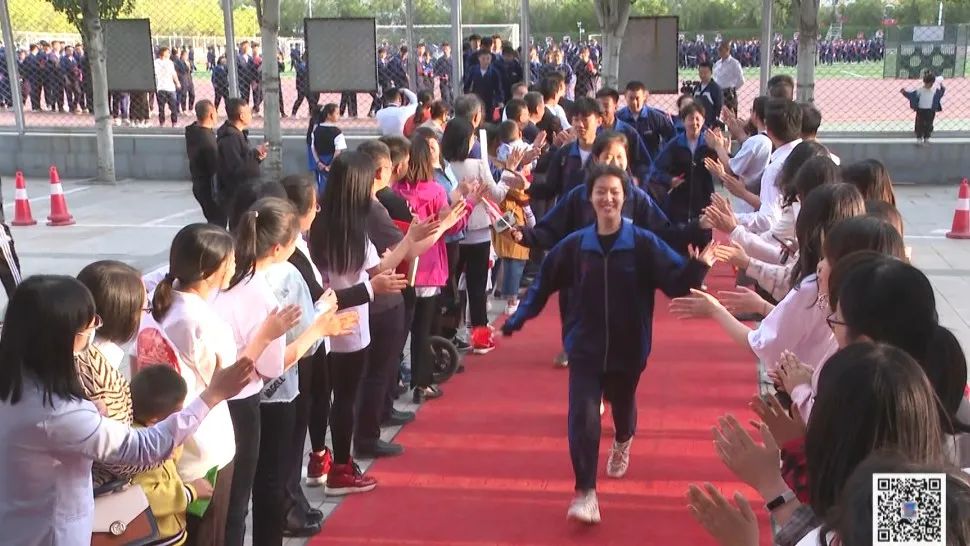 回忆世纪中学毕业的同学们一起回母校看看
