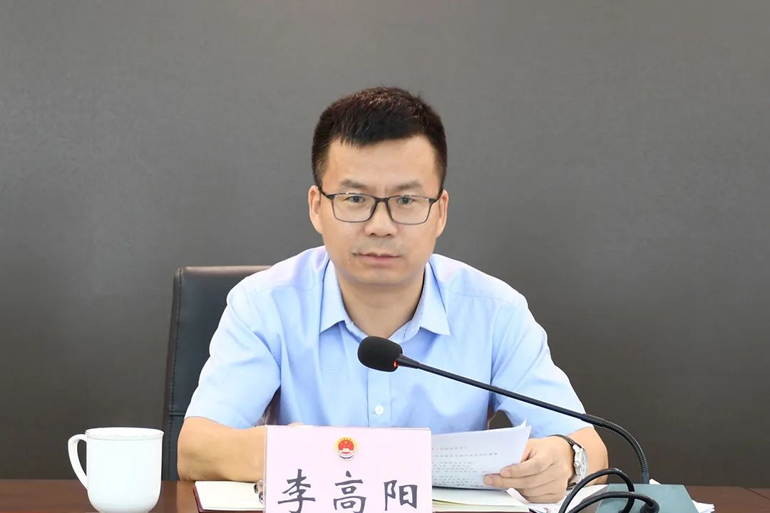 党组成员,驻院纪检组组长张万斌组织学习《关于清风正气典型事例和