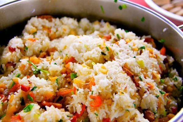 色香味俱全的龙船饭(资料图)