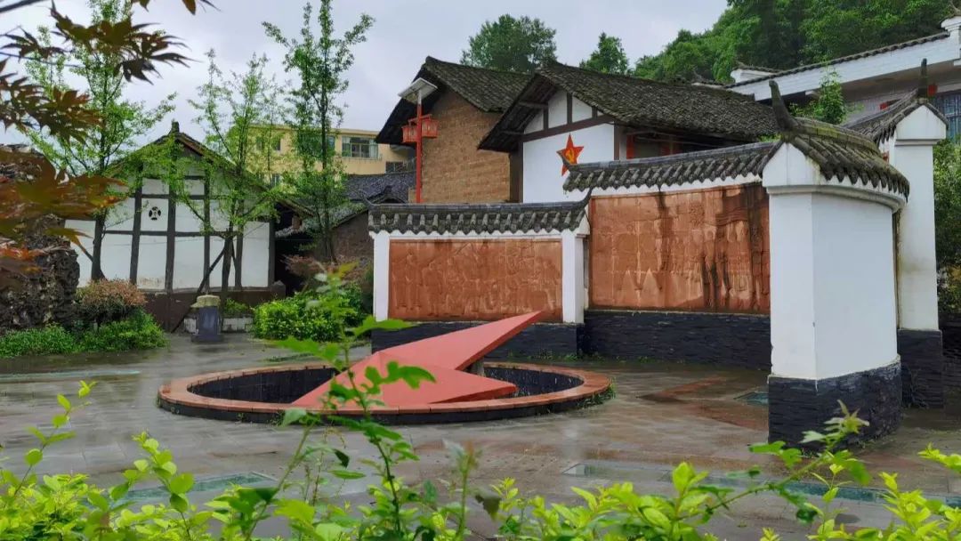 奋斗百年路启航新征程乡村振兴修文县大木村红色旅游聚人气村庄村民展