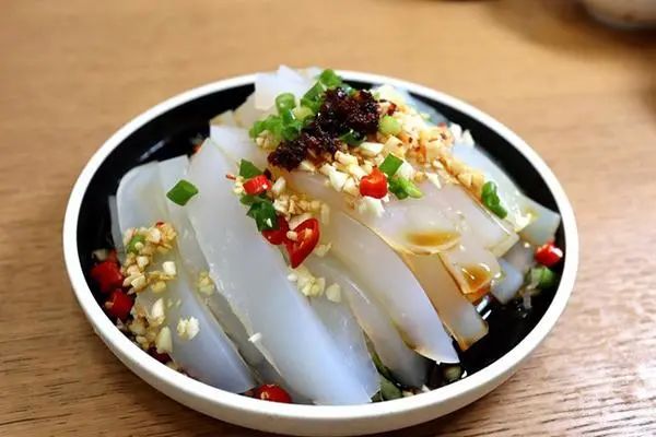 烈日下一碗销魂蚀骨的凉粉儿