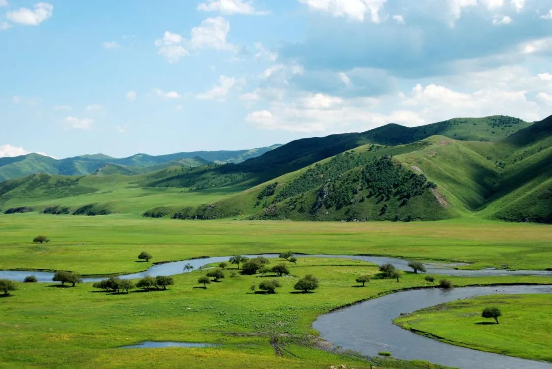 时间:6月-8月 乌兰浩特市——乌兰毛都(科尔沁草原)——白狼鹿村