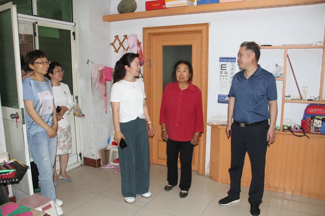 区妇联开"老兵永远跟党走 把党的关爱 送到老兵心中"主题慰问活动