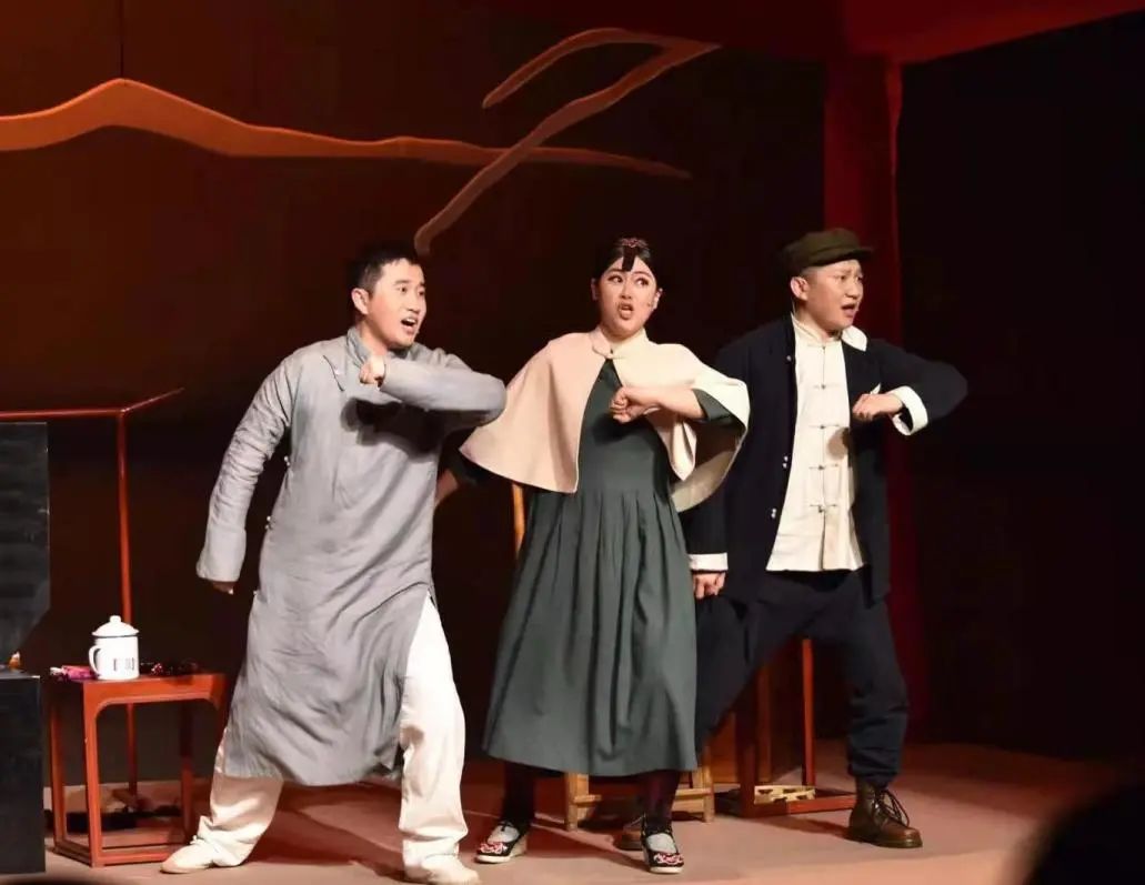 2016年11月,一部自称"舞台广播剧"的话剧《三昧》进行首轮演出,给北京