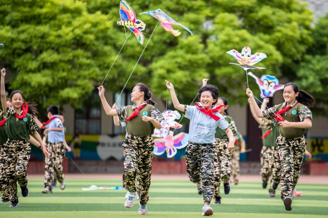 放飞纸鸢迎端午