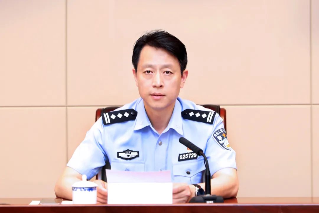 市公安局召开落实淄博市禁止燃放烟花爆竹规定新闻发布会