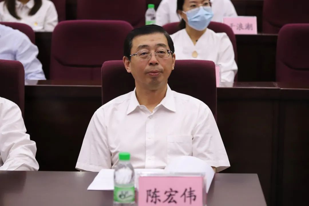 市委常委,政法委书记陈宏伟出席仪式