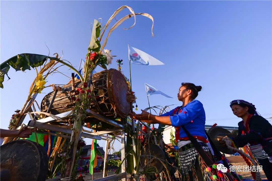 美丽德宏德昂族酸茶制作技艺吧 居于德宏州的德昂族 是一个神秘的民族