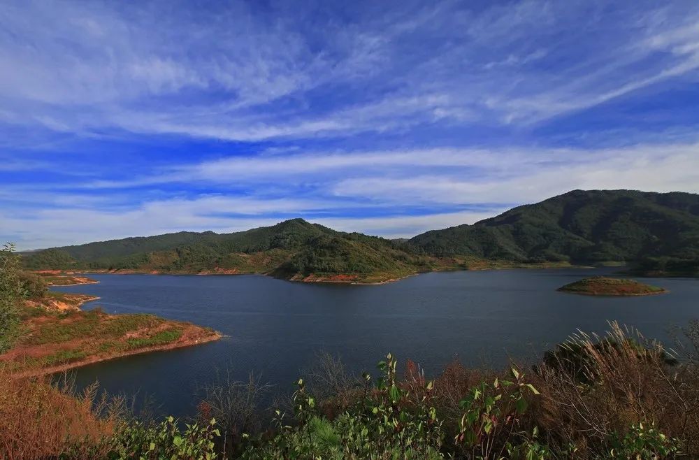 唔,比起"松华坝",我觉得还是"松花坝"这个名字比较好听.