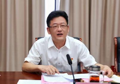 会上,毛志军同志代表领导班子进行对照检查,重点对照党章党规以及教育