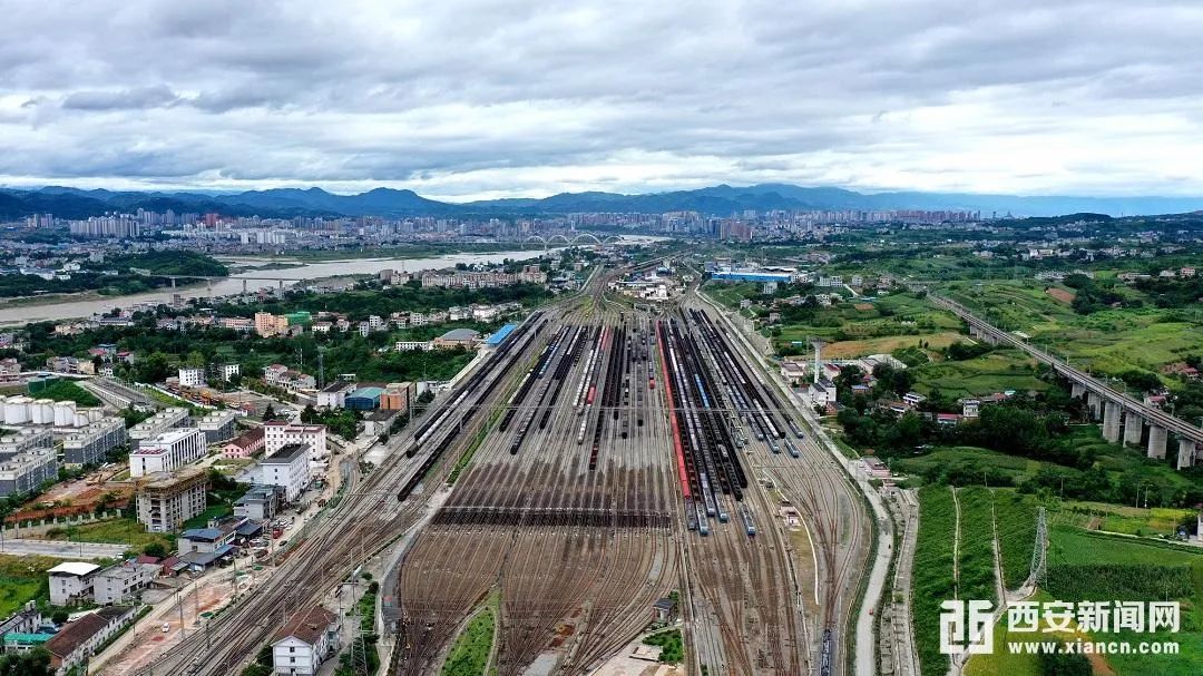 发现最美铁路安康东站提升物资吞吐能力服务地方经济发展