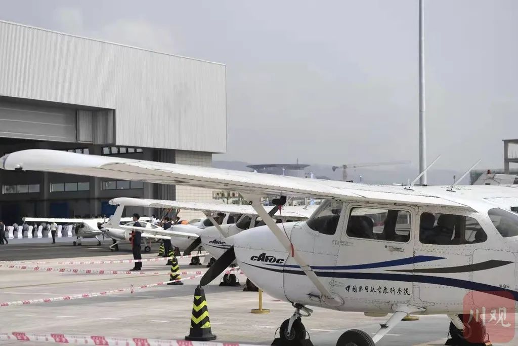 成都又一机场今天正式通航与天府国际机场有重要关系