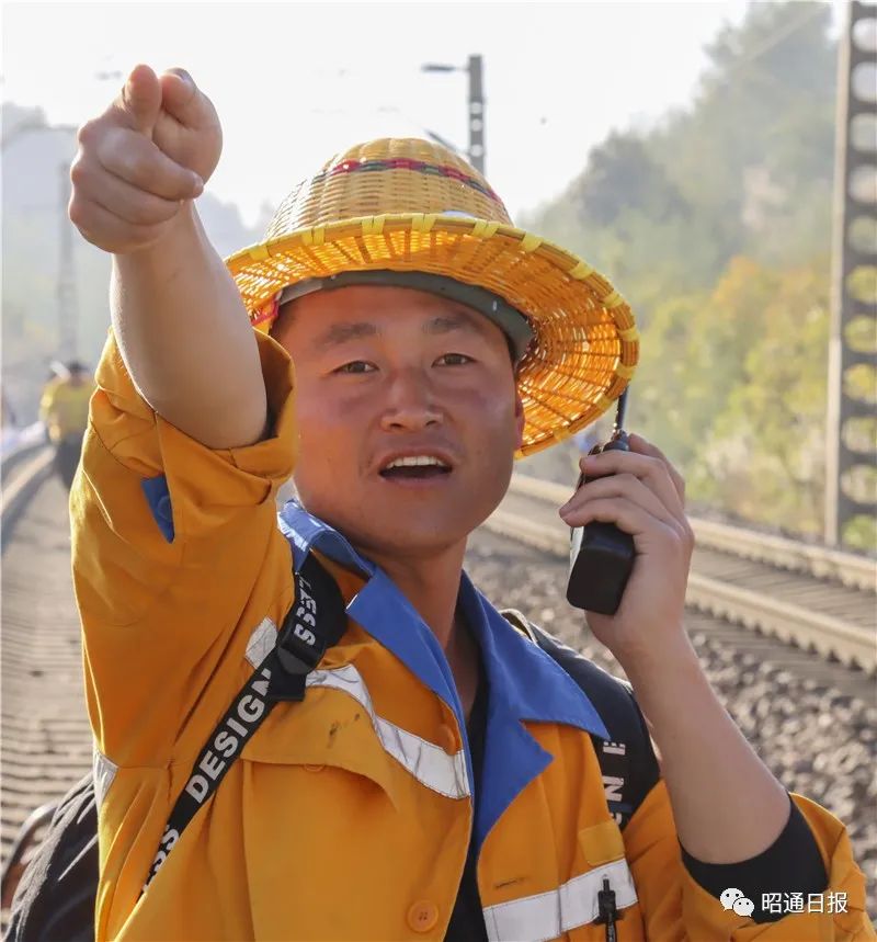 影像丨杨永全铁路线上的另类高烤