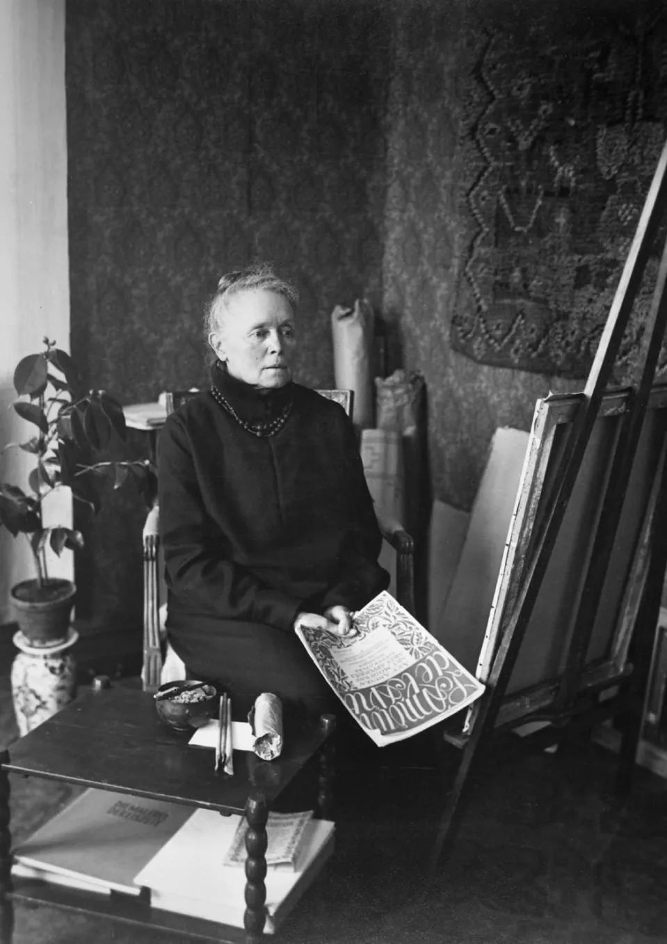 今天推荐一部来自芬兰的小众艺术电影,《海莲娜:画布人生》.