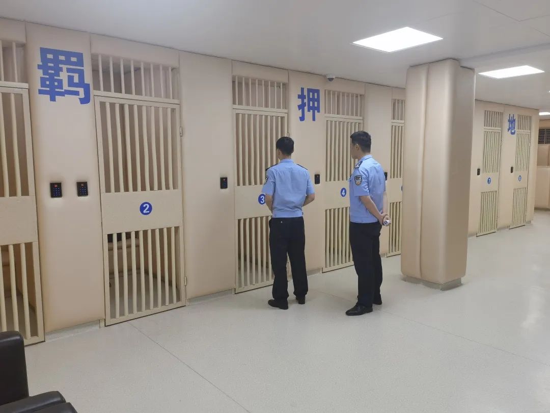 法院刑事羁押室图片图片