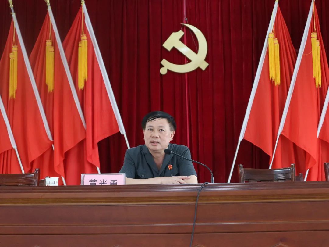 梁业盈专委在长滩镇宣讲利本毅专委在大垌镇作宣讲报告张世透副院长在