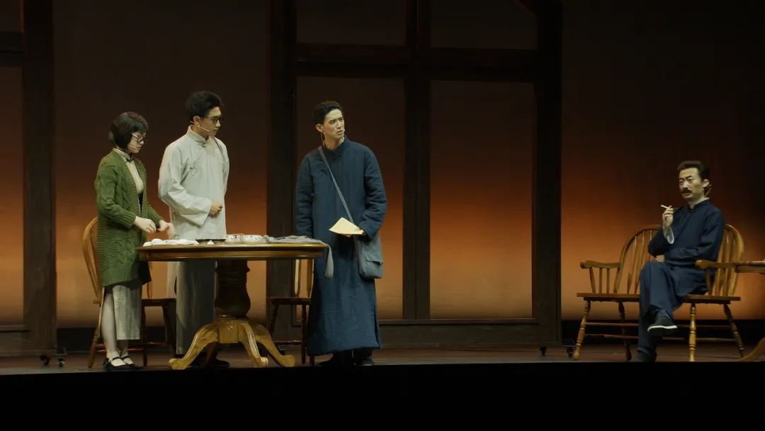 跨越百年的青春致敬!同济大学原创话剧《铸诗成剑》成功首演