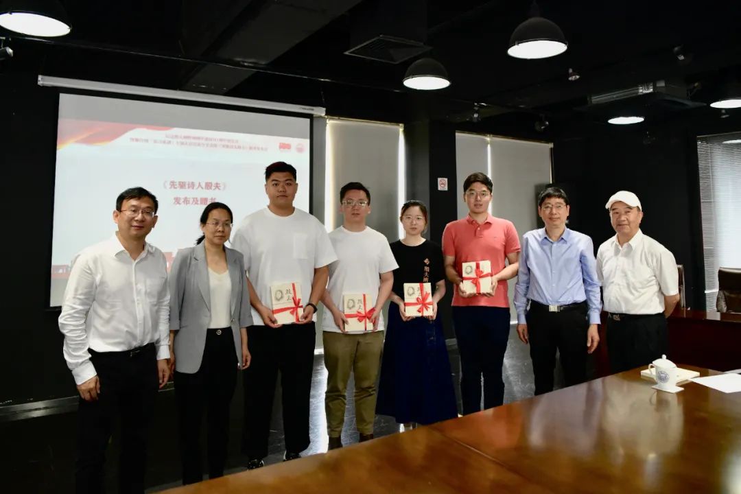 跨越百年的青春致敬！同济大学原创话剧《铸诗成剑》成功首演
