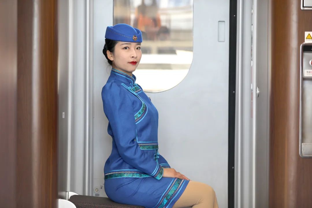 和高铁小姐姐谈恋爱是什么体验