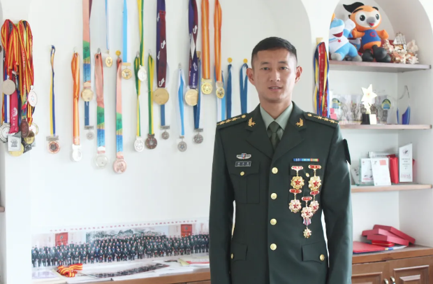 以兵为荣征文潘玉程男子500米障碍跑世界第一