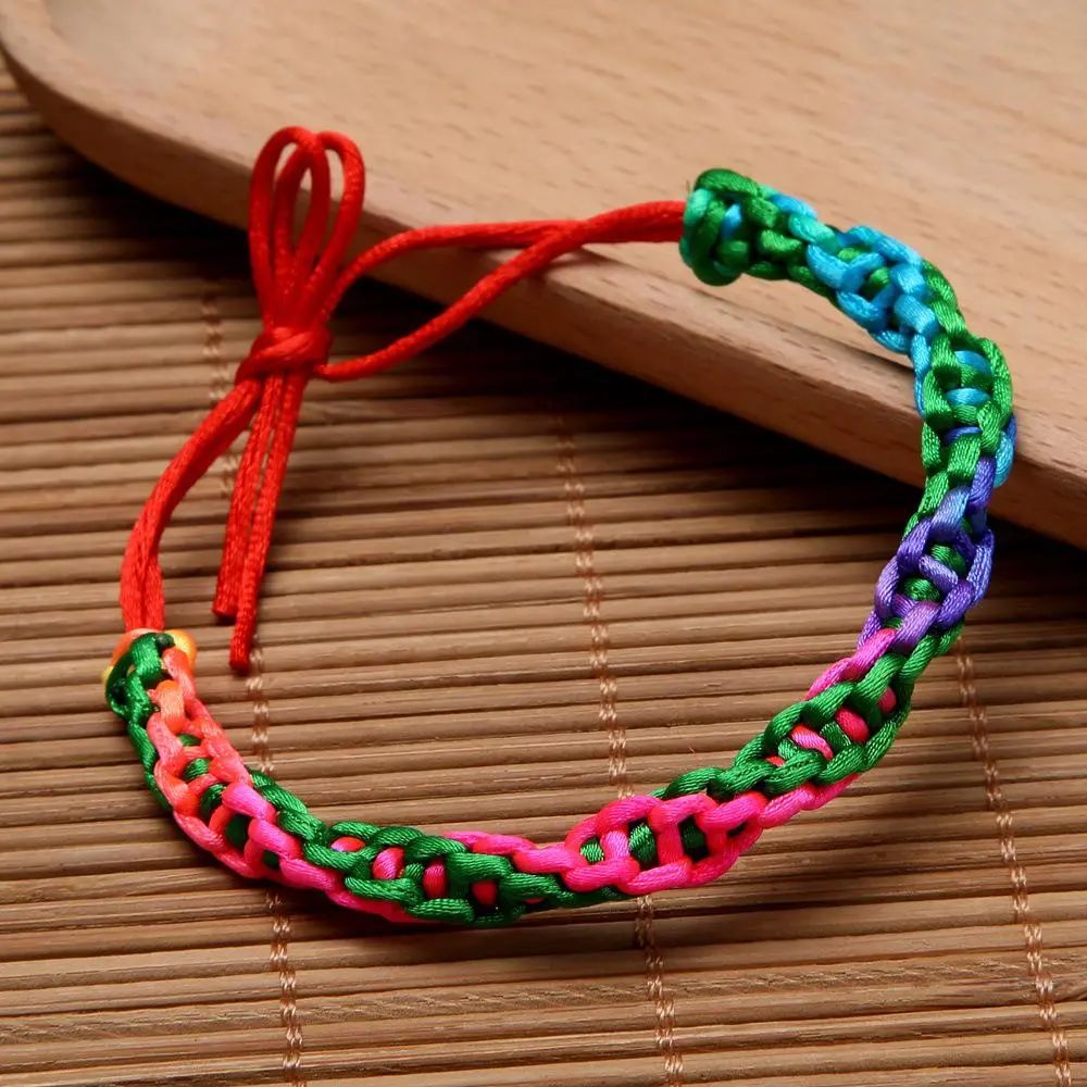 凡关注傣族古镇微信公众号及抖音号的即可免费领取一根彩绳领取规则以