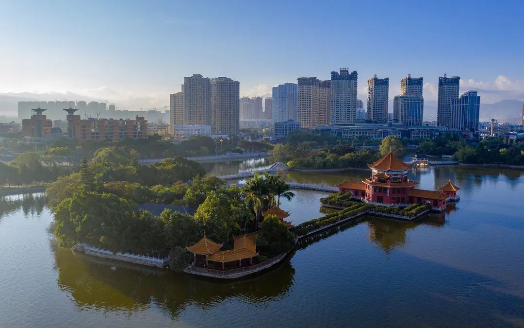 如何学习贯彻省委省政府红河现场办公会精神,市长李梅这样说.