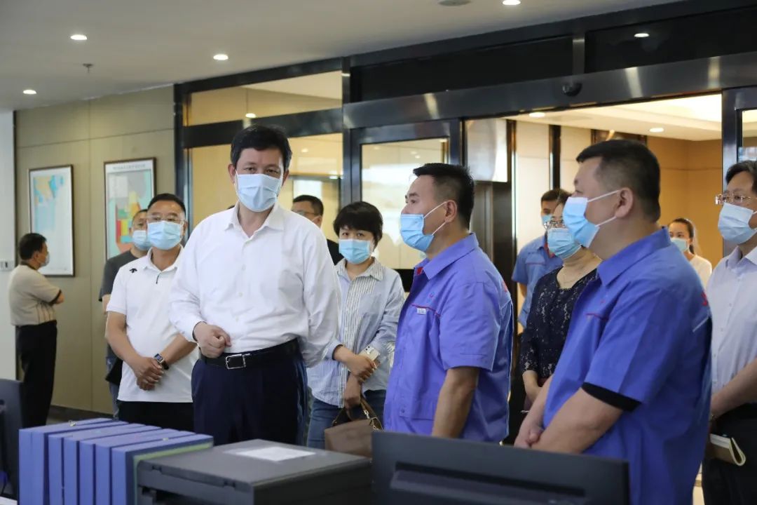 靳国卫到锦州港调研疫情防控工作