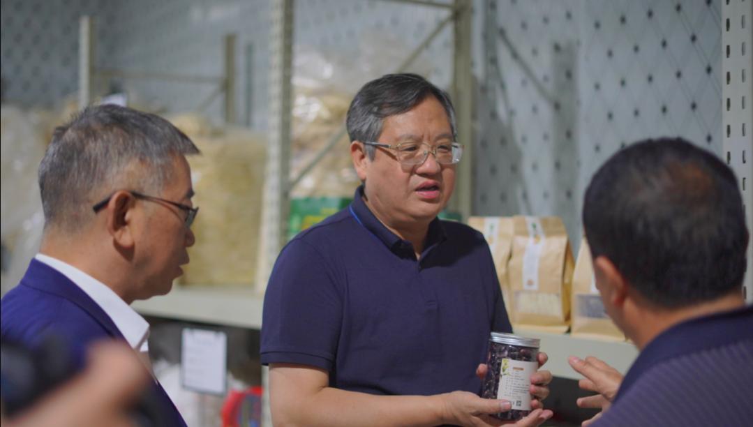 侧记巩固脱贫攻坚成果在乡村振兴上出新绩李岳德在毕节开展巩固拓展千