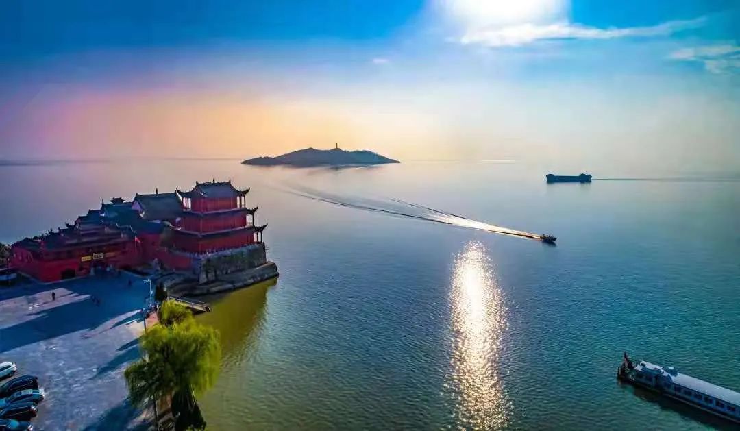 人民日报海外版安徽合肥的城中之湖巢湖