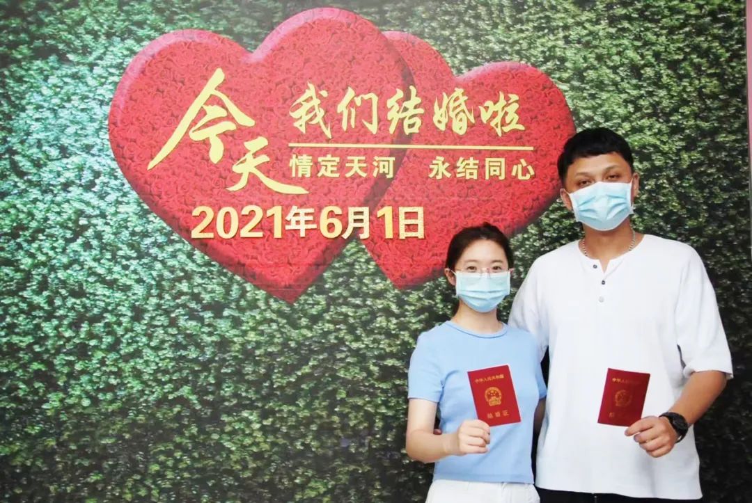 疫情防控广州公安在行动丨瞧,那些同奋战"疫"线的警医"贤伉俪"